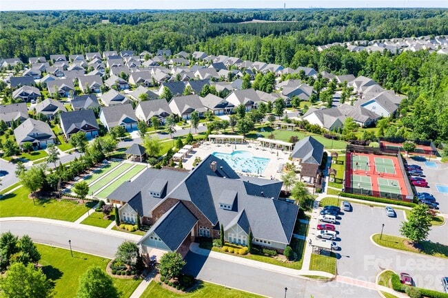 Building Photo - 13106 Hazelbrook Ln