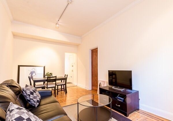 Building Photo - 405 E 61st St