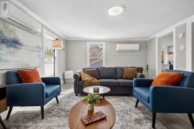 Building Photo - 1401 Collier St