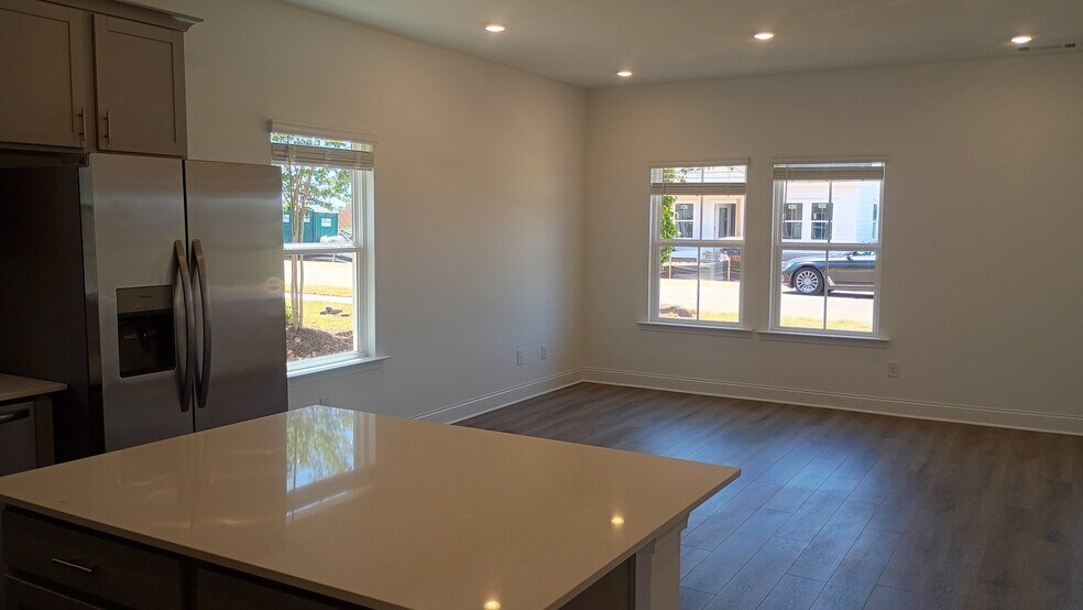 Building Photo - 203 Ensemble Blvd
