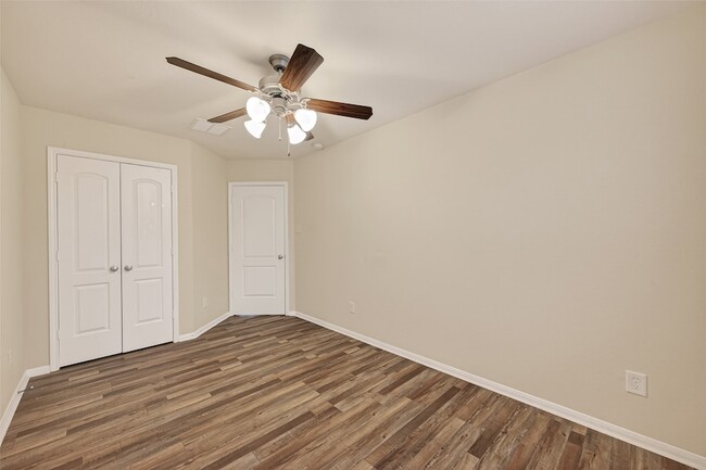 Building Photo - 8314 Columbia Forest Dr