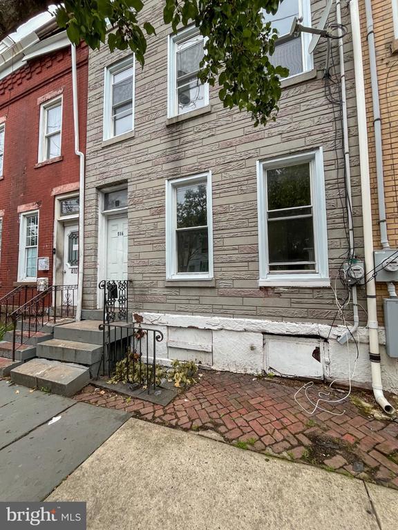 Building Photo - 412 Lamberton St