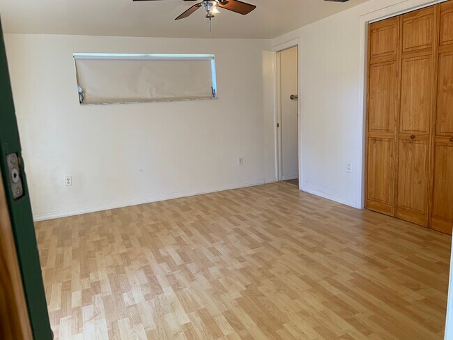 Building Photo - 8736 Overlook Dr