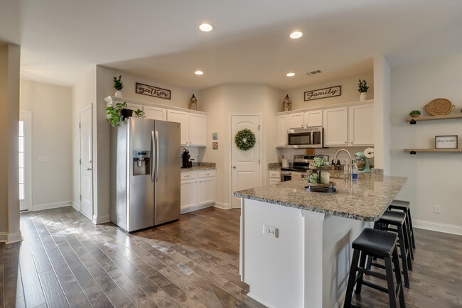 Building Photo - 413 Ferguson Ln