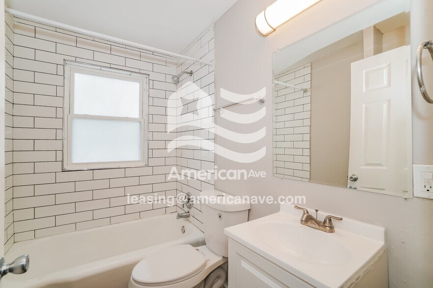 Building Photo - 2459 Lexington Ave