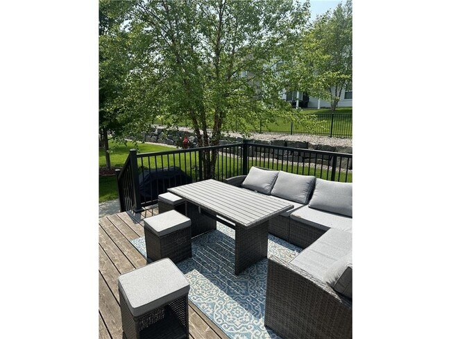 Building Photo - 4565 Zircon Ln N