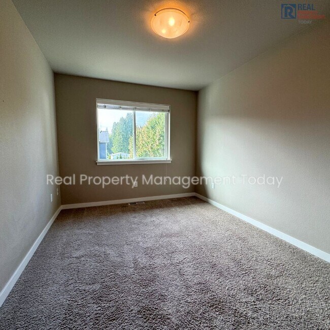 Building Photo - Vincent - 1539-1541 (Rainier Group)