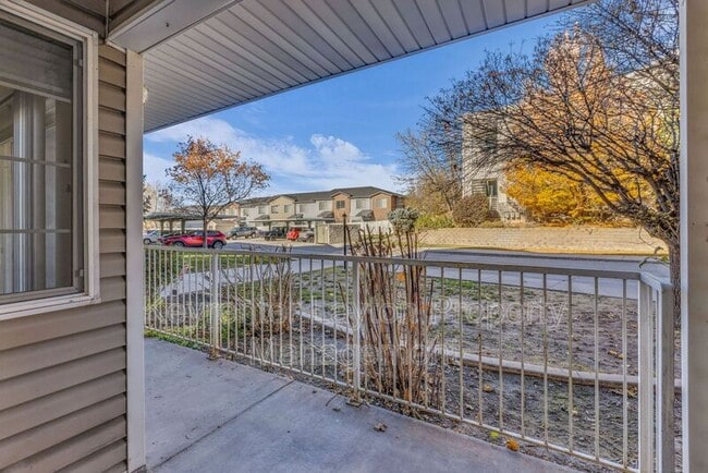 Building Photo - 490 E 700 S