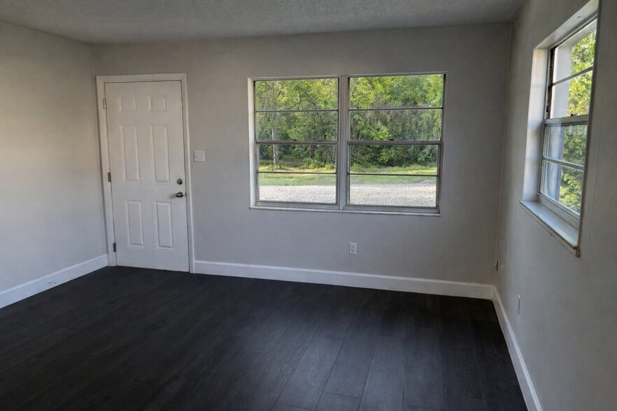 Building Photo - 467 Connecticut Ave