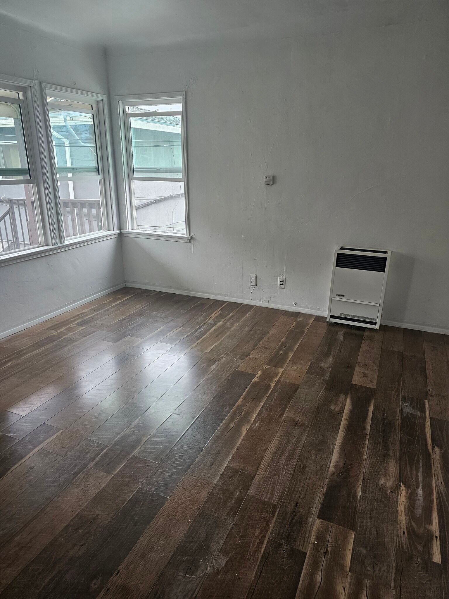 Livingroom - 2305 Hauser Blvd