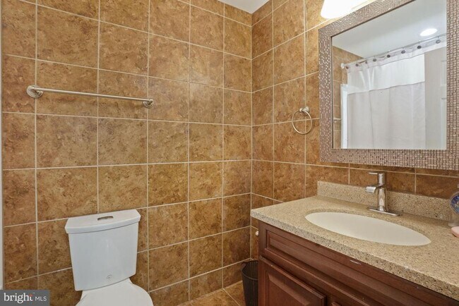 Building Photo - 405 N Beauregard St