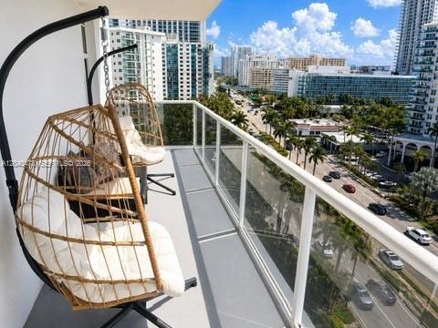 Building Photo - 3725 S Ocean Dr
