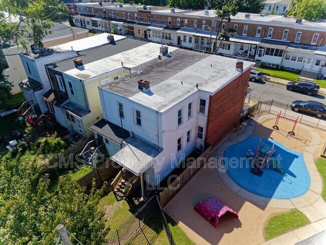Building Photo - 12 Adella Ave