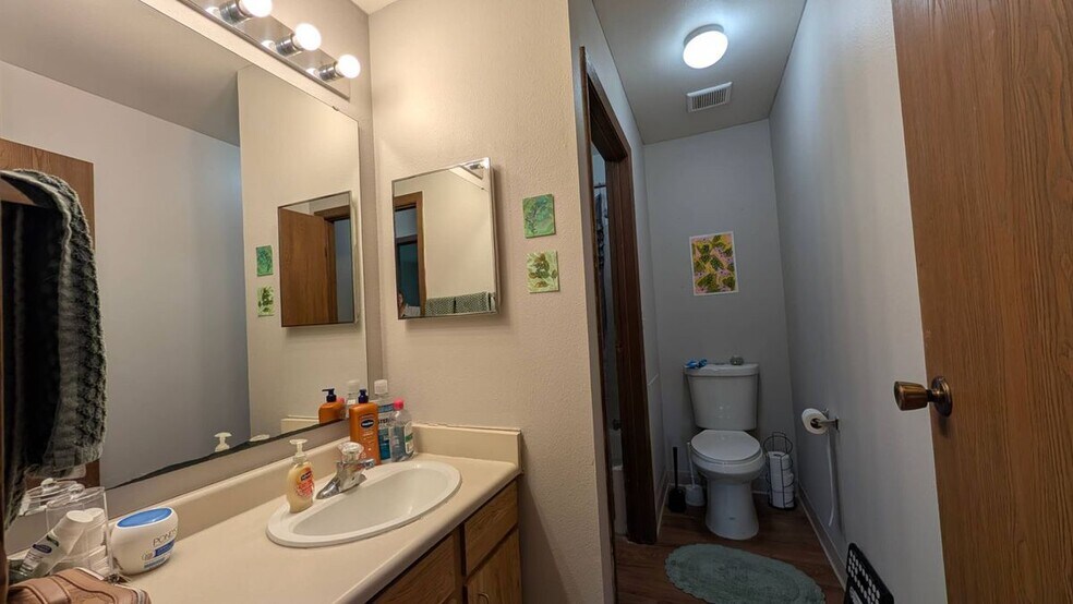 Building Photo - 5333 Brody Dr