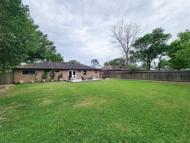Building Photo - 5846 Ettrick Dr