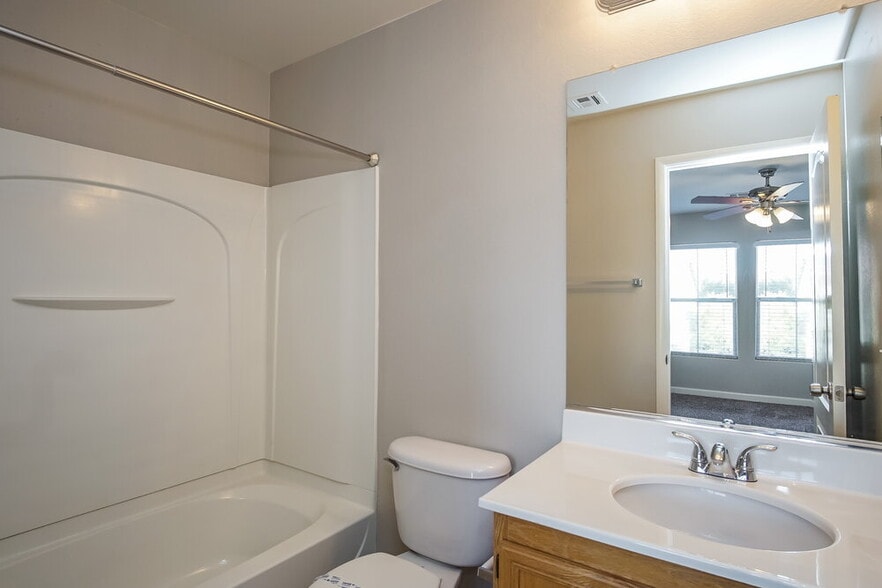 Building Photo - 1082 Paradise Coach Dr