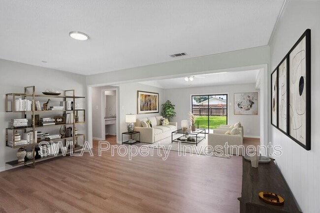 Building Photo - 338 Vanessa Ave