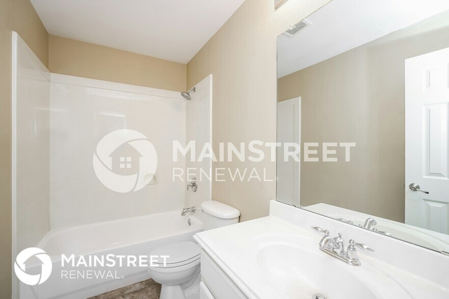 Building Photo - 1229 Carriage Creek Dr