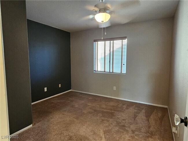Building Photo - 616 W Blackbird Knoll Ct