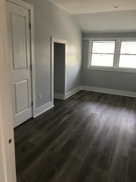 Building Photo - 335 Acklen Ave