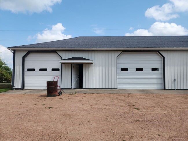 Building Photo - N5299 Windy Hill Rd