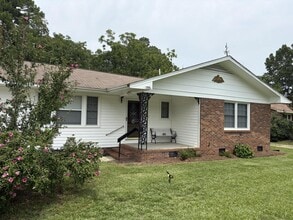 Building Photo - 921 Lonnie Farm Rd