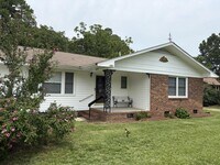 Building Photo - 921 Lonnie Farm Rd