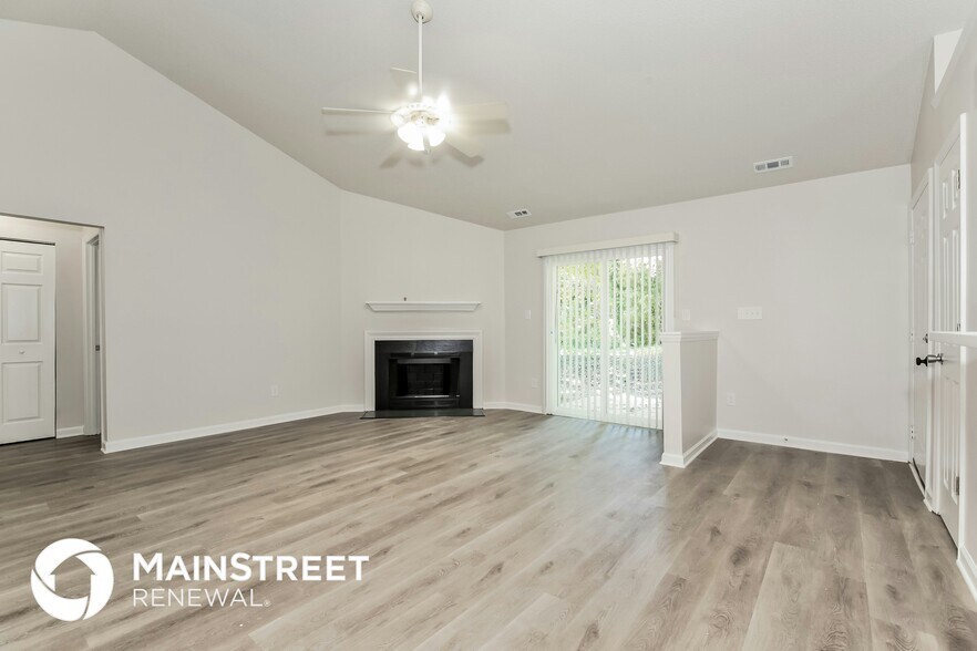 Building Photo - 2 Pipers Glen Ct