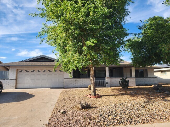 Building Photo - 4144 W Frier Dr