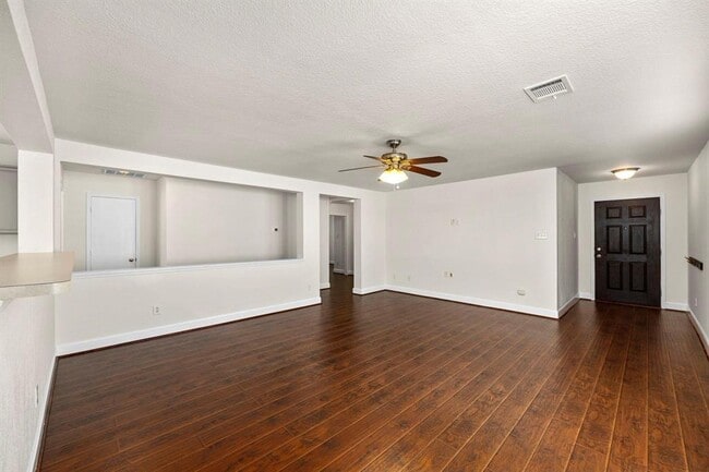 Building Photo - 18119 Waverly Hollow Ln