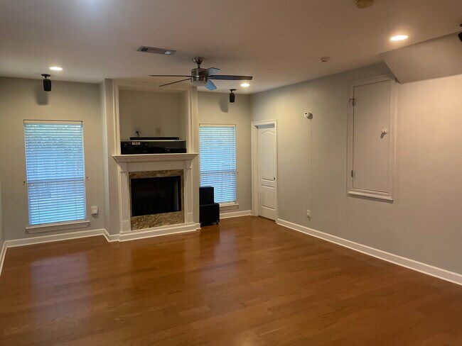 Building Photo - 6833 Corto Rd