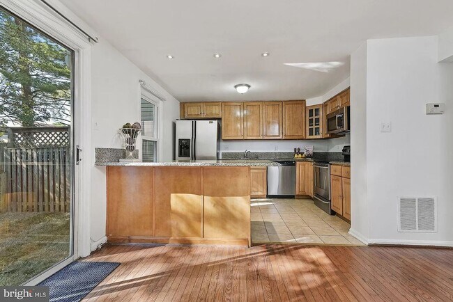 Building Photo - 10606 Tuppence Ct