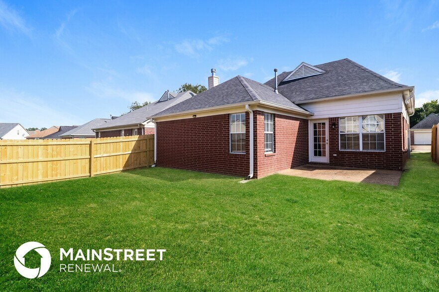 Building Photo - 7068 Kings Crown Dr