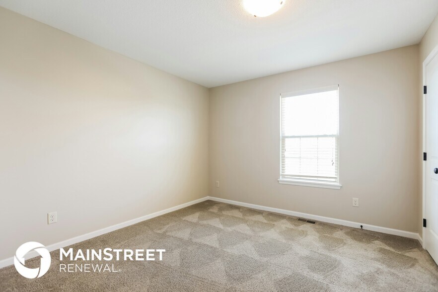 Building Photo - 589 S Meadowbrook St