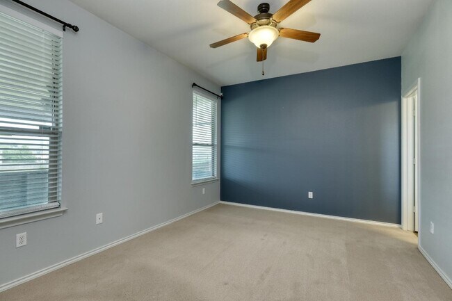 Building Photo - 451 New Bridge Dr