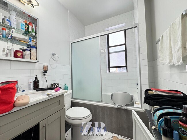 Building Photo - 1486 Bedford Ave