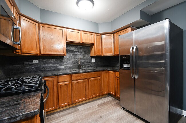 Building Photo - 17204 71st Ave