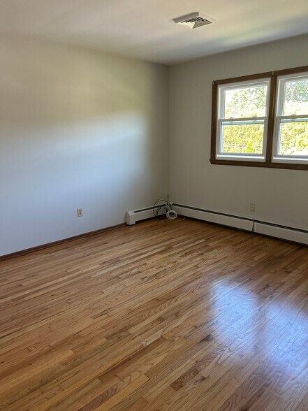 Building Photo - 52 Gadsen Ct