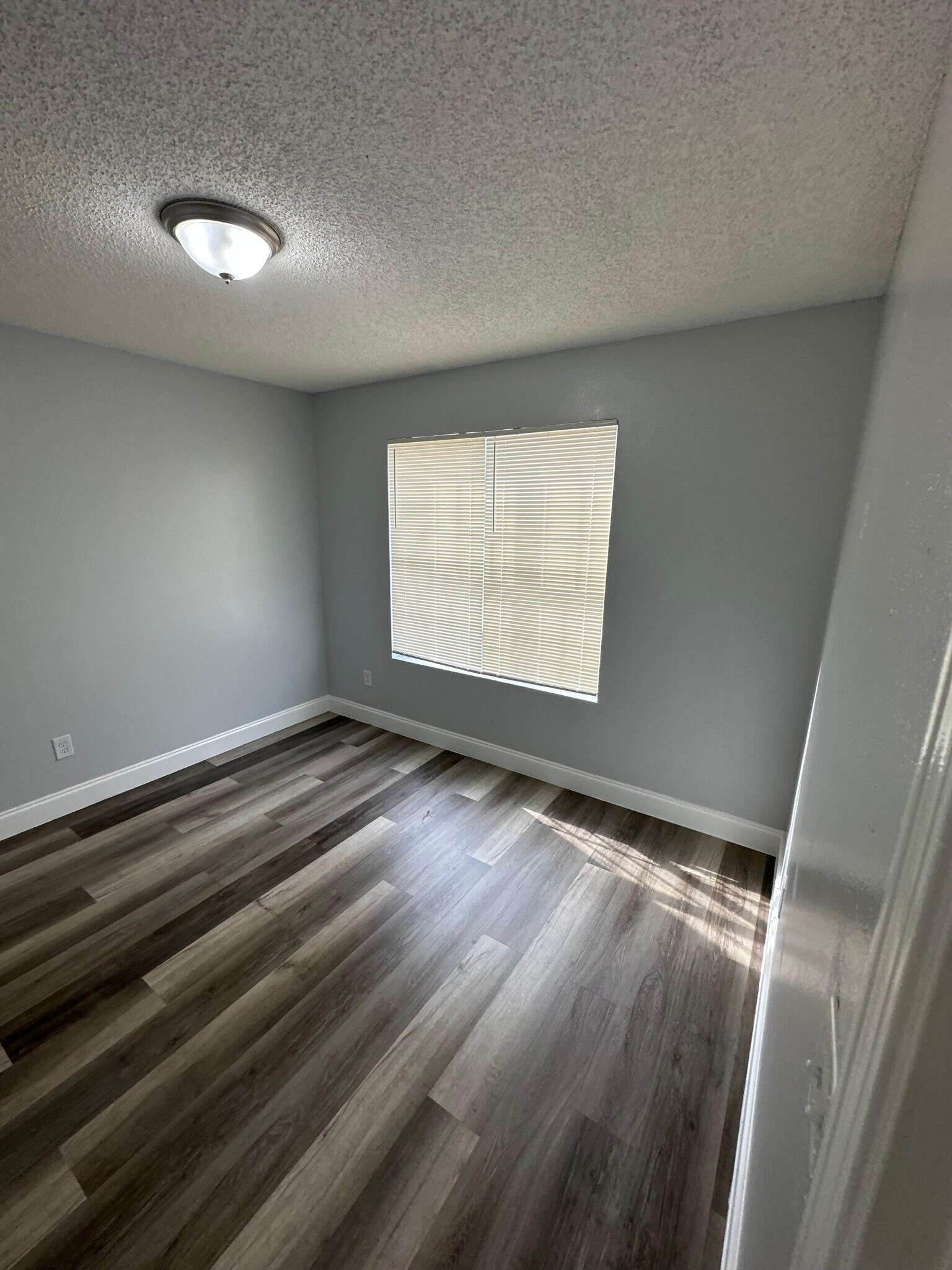 Building Photo - 10973 Traci Lynn Dr