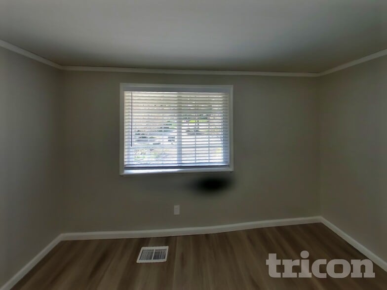 Building Photo - 3394 Tyee Pl NE