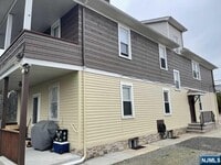 Building Photo - 130 Ray St