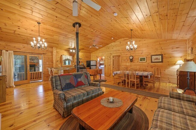 Building Photo - Peaceful Log Home Retreat – Long-Term Beck...