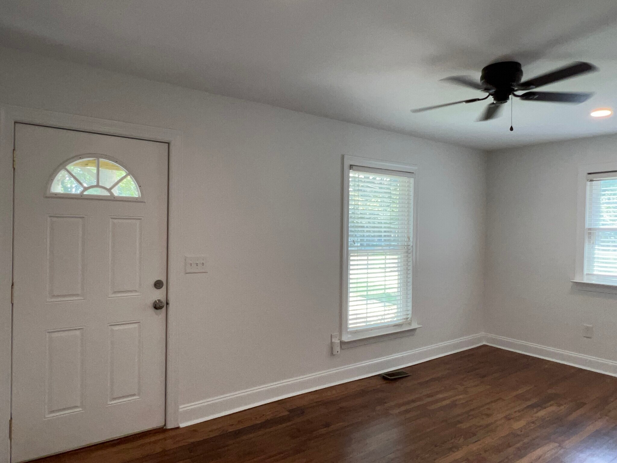 Building Photo - 1013 Allen St