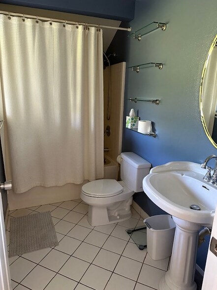 Building Photo - 35 Hoku Pl