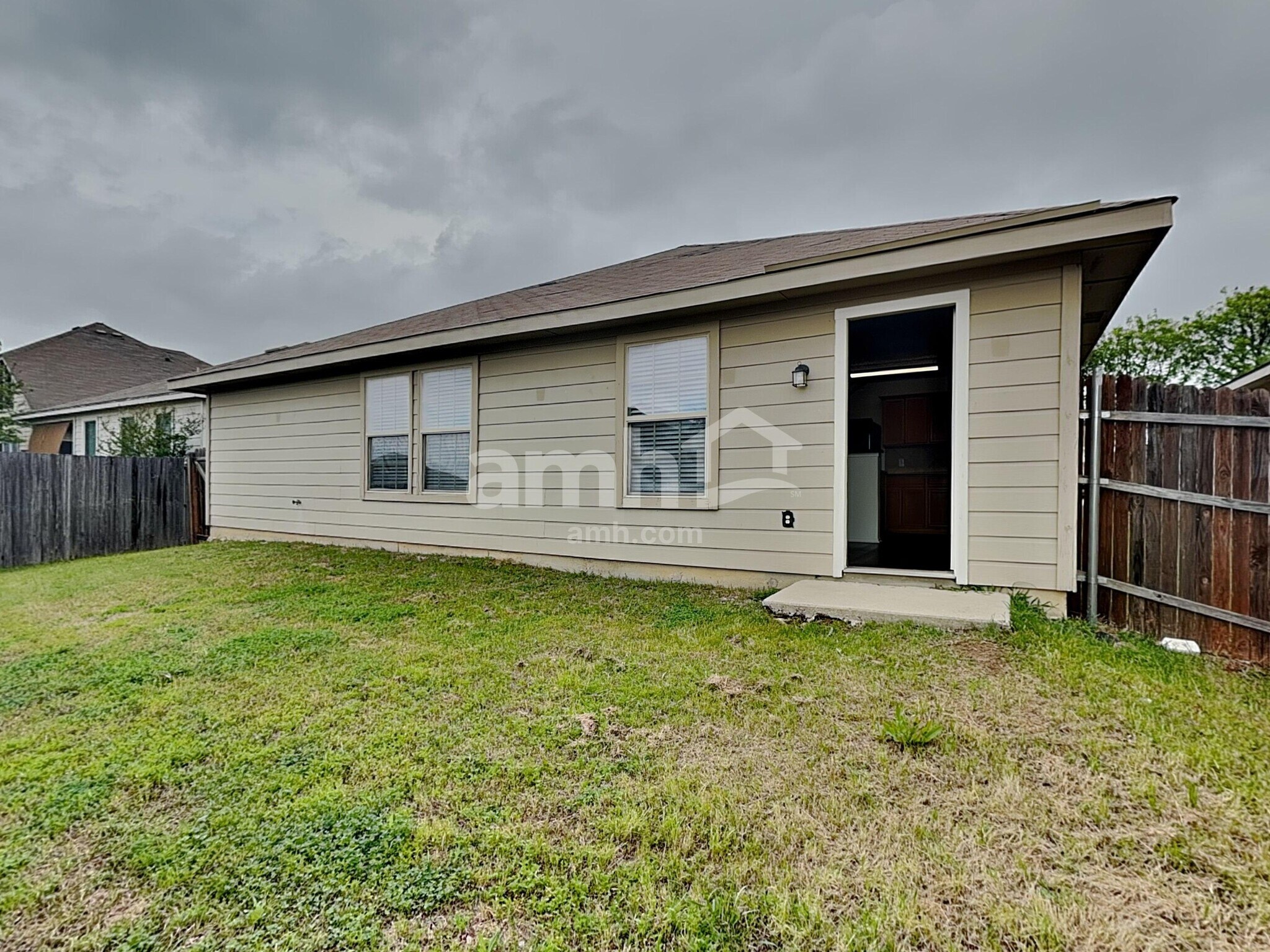 Building Photo - 14117 Cochise Dr