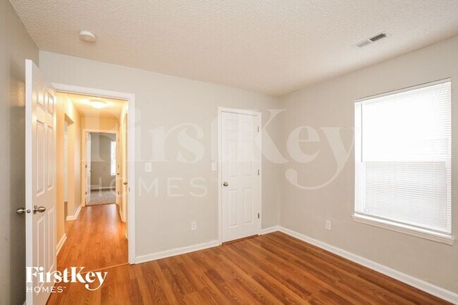 Building Photo - 15572 Dry Creek Rd