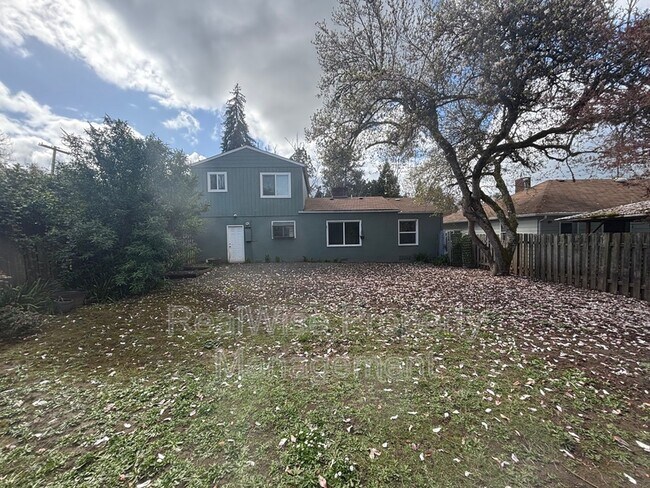Building Photo - 375 W Birch Ct