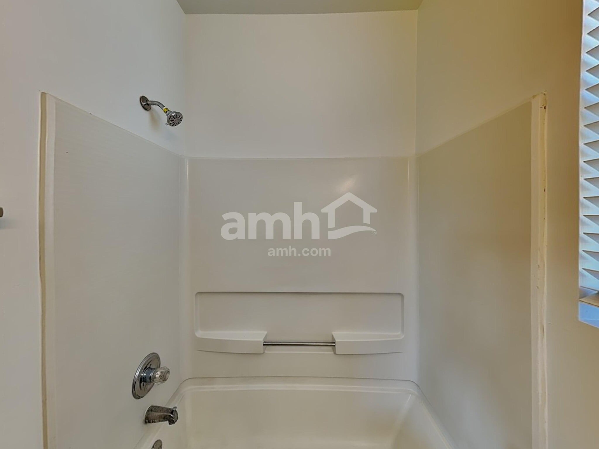 Building Photo - 1012 Mission Blvd