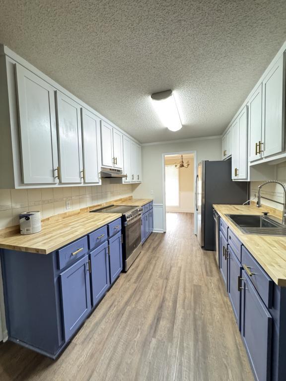 Building Photo - 327 Bonnie Dr