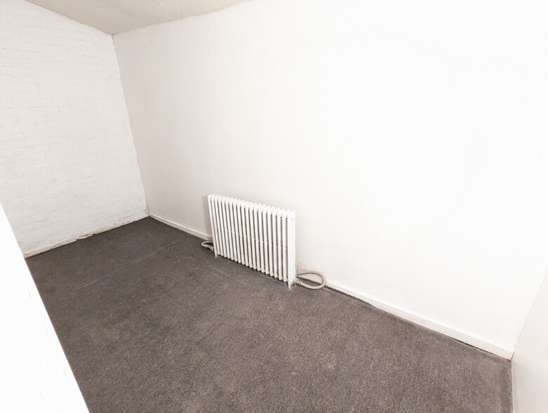 Extra room/closet - 5833 Crittenden St